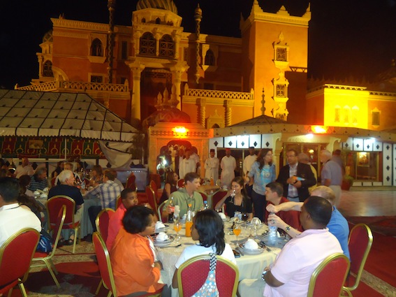 Le Maire de Marrakech offre un diner à l'honneur des participants au Forum transatlantique du leadership 2013