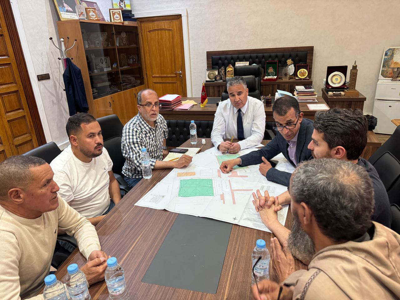 Réunion de suivi des projets d'aménagement d'infrastructures sportives à Marrakech