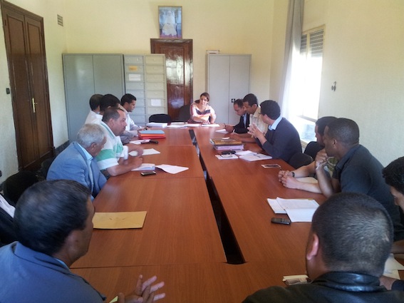 EL  MANSOURI, se réunit avec les acteurs de la société civile pour étudier la situation du quartier Sidi Mimoune